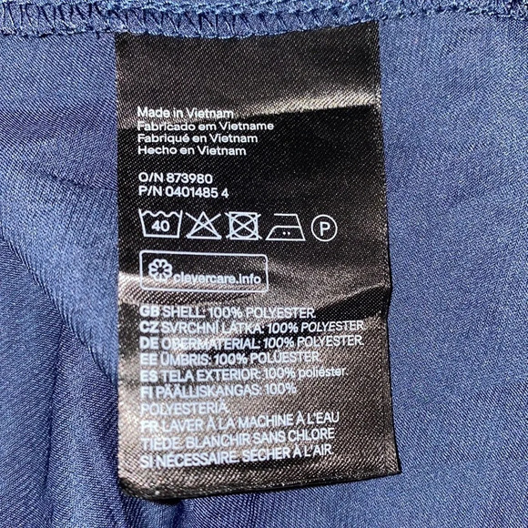 H&M Navy blue VNeck high low cuffed sleeve blouse - Picture 10 of 11